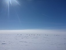 Crossing the Greenland ice cap on skis