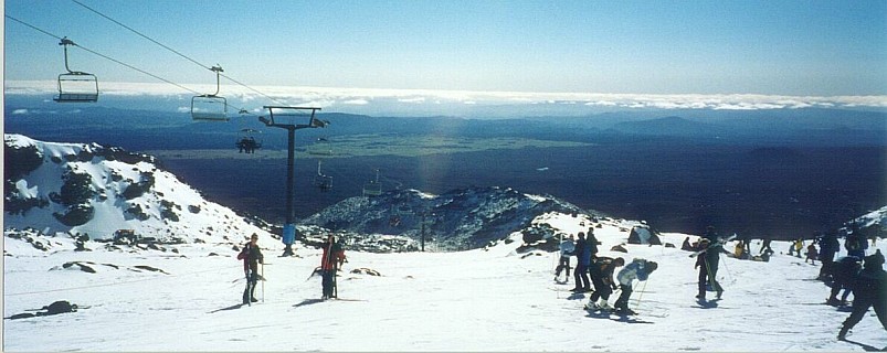 Ski skifield big
Original size:&nbsp;1,190 x 474; 85 kB
Filename:&nbsp;'Ski_skifield_big'