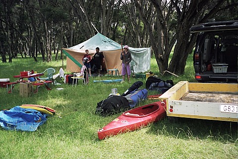 -Collapsing Camp
2006-12-03&nbsp;
Original size:&nbsp;1,536 x 1,024; 639 kB
Filename:&nbsp;'2006-12-03-collapsing camp'
