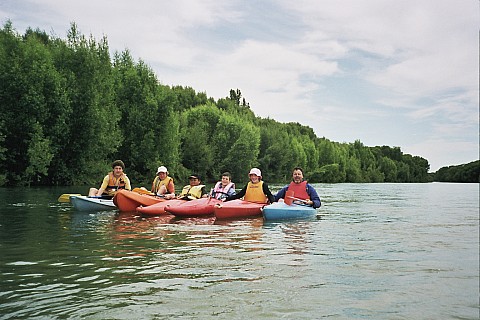 -Kayaking Raft
2006-12-03&nbsp;
Original size:&nbsp;1,536 x 1,024; 434 kB
Filename:&nbsp;'2006-12-03-kayaking raft'