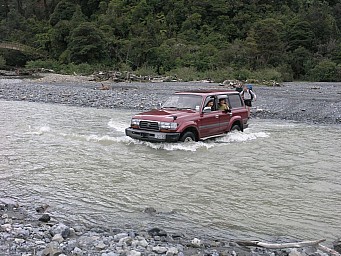 1259 Taxi service across Orongorongo River.jpg: 1024x768, 186k (2014 Jul 21 06:35)