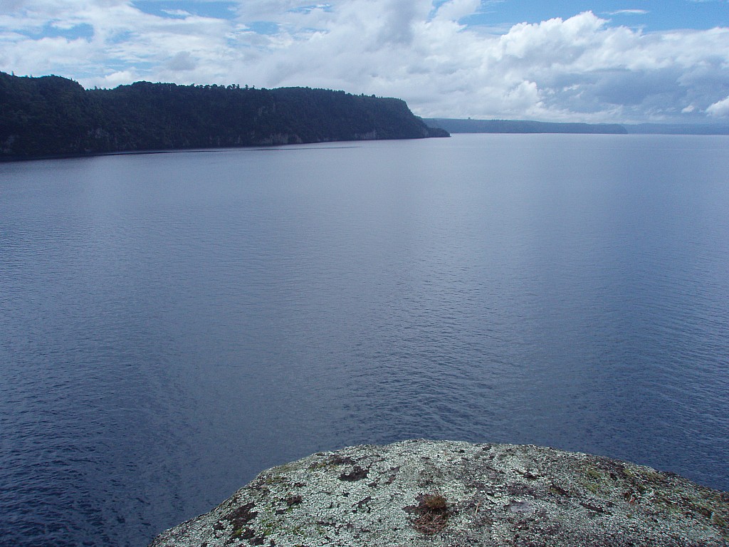 click on the photo to download the original image

P3070334