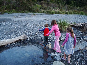 hunters and gatherers.jpg: 1024x768, 150k (2014 Jul 21 06:38)