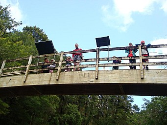 on the bridge.jpg: 1024x768, 103k (2014 Jul 21 06:38)
