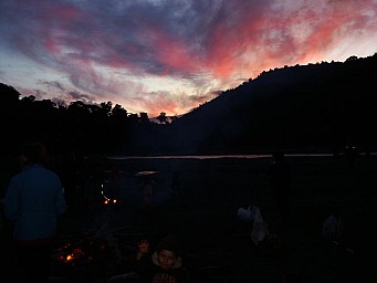 red in the sky - sheperds pie.jpg: 1024x768, 38k (2014 Jul 21 06:38)