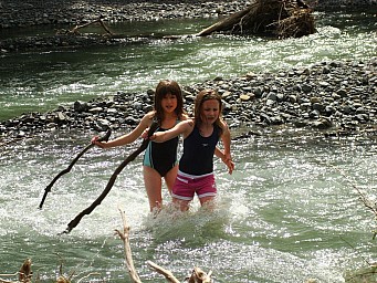 rivercrossing.jpg: 1024x768, 218k (2014 Jul 21 06:38)