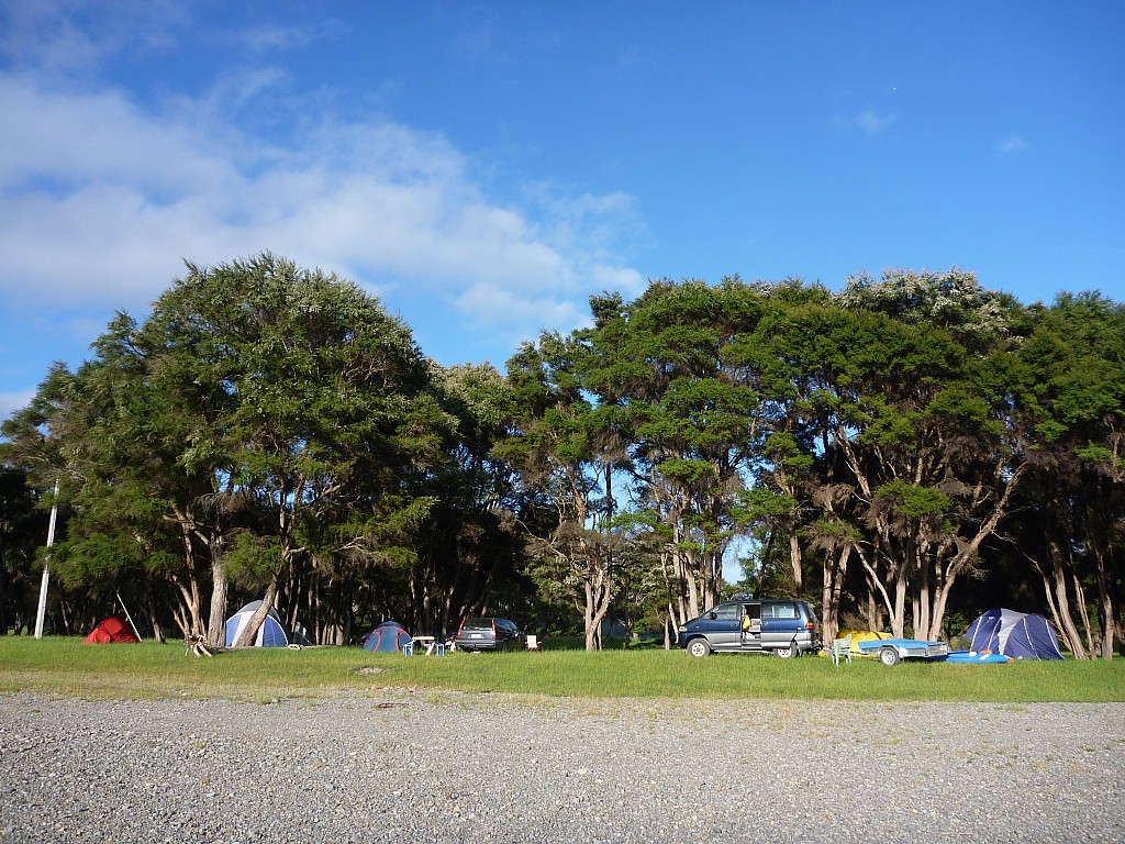 click on the photo to download the original image

2010-12-04 06.27.59 P1010697 Simon