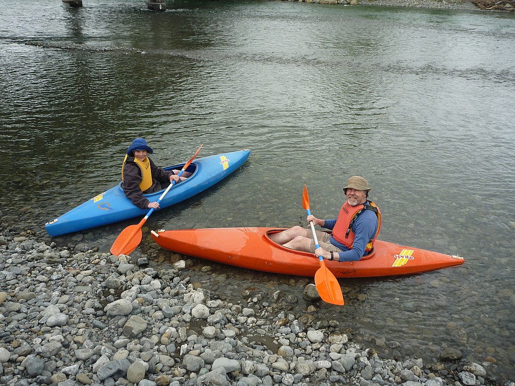 click on the photo to download the original image

2011-11-26 14.18.12 P1020978 Simon Morison Bush Kayaks in Waiohine