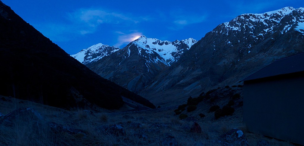 click on the photo to download the original image

moonrise