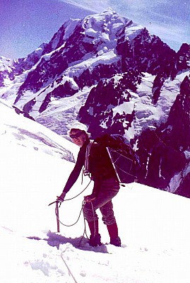 click to see gallery

Copeland Pass Dec 1968
Photo:&nbsp;Stuart Hudson
Original size:&nbsp;994 x 1,476; 1,084 kB
Filename:&nbsp;'HIS-TTC-Stuart Hudson-Copeland Pass Dec1968'