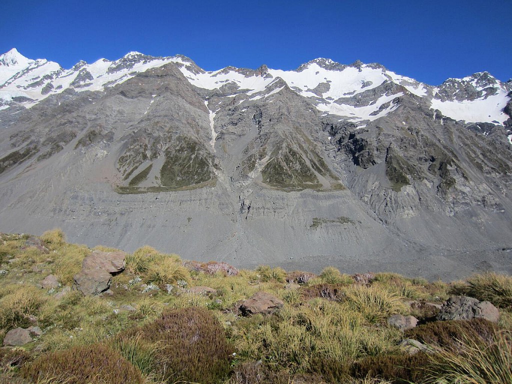 click on the photo to download the original image

04 Hooker hut and copland ridge - access is now difficult to both