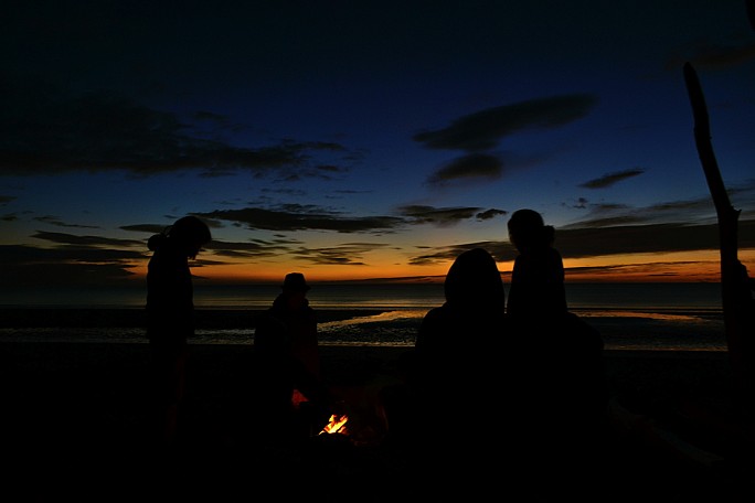 One way to start a day
Photo:&nbsp;Oscar Whiting
Photo:&nbsp;'2013 Apr 26 06:39'
Original size:&nbsp;1,106 x 737; 332 kB
Filename:&nbsp;'HCL-TTC-Oscar Whiting-One way to start a day'