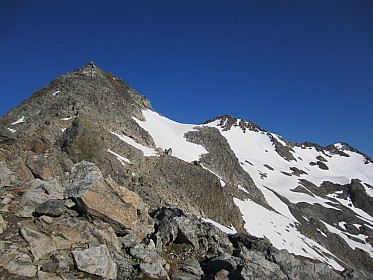 Rabbitors peak on the right
Photo:&nbsp;'2014 Jan 18 08:03'
Original size:&nbsp;1,365 x 1,024; 198 kB
Filename:&nbsp;'04 Rabbitors peak on the right'