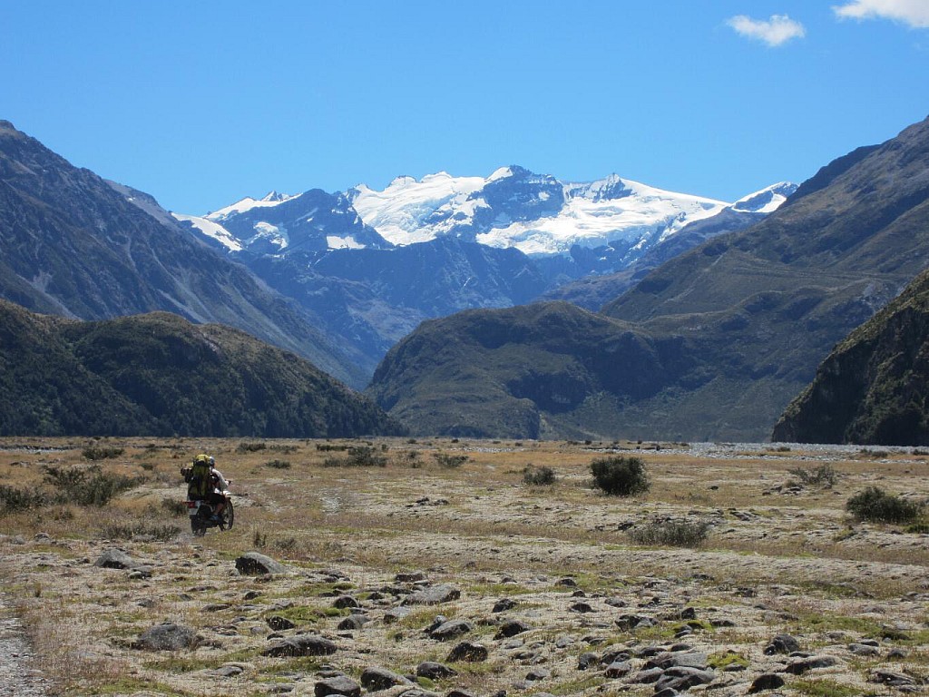 click on the photo to download the original image

01 Motorbiking up the Clyde valley