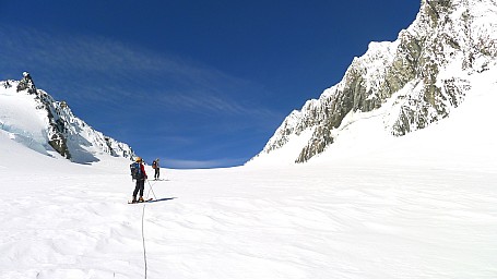 Approaching Pioneer Pass with Mt Haast at right