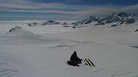 West Hoe Pass views across the Davis snowfield and upper Franz Jozef glacier.