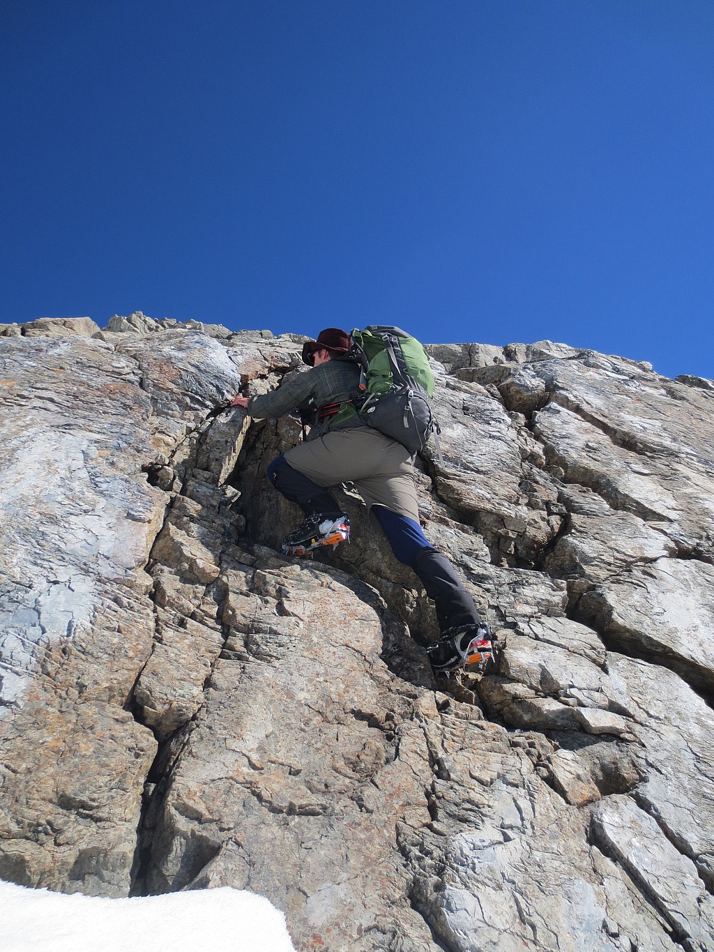 click on the photo to download the original image

4 Jovan tackles the rock step