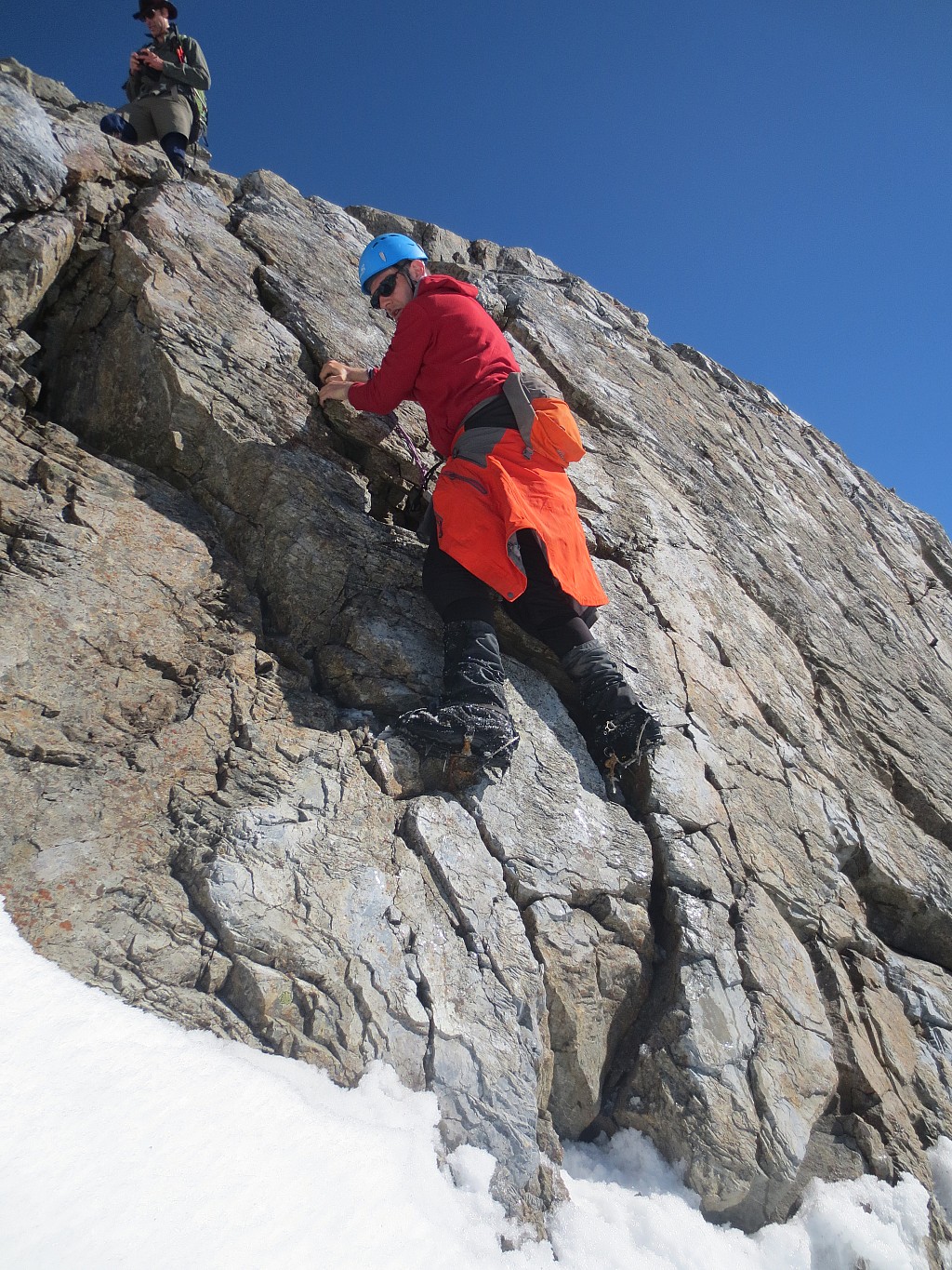 click on the photo to download the original image

5 Radu on the rock step