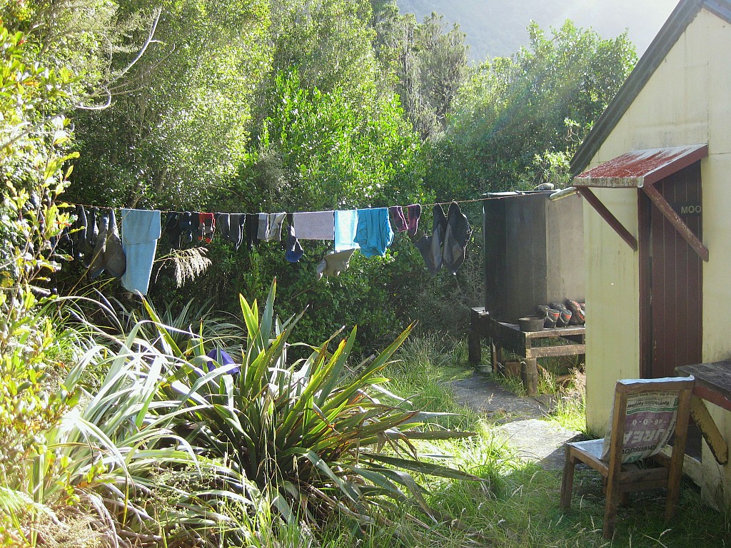 click on the photo to download the original image

HCL TarauaTC Wayne Perkins Quiet afternoon