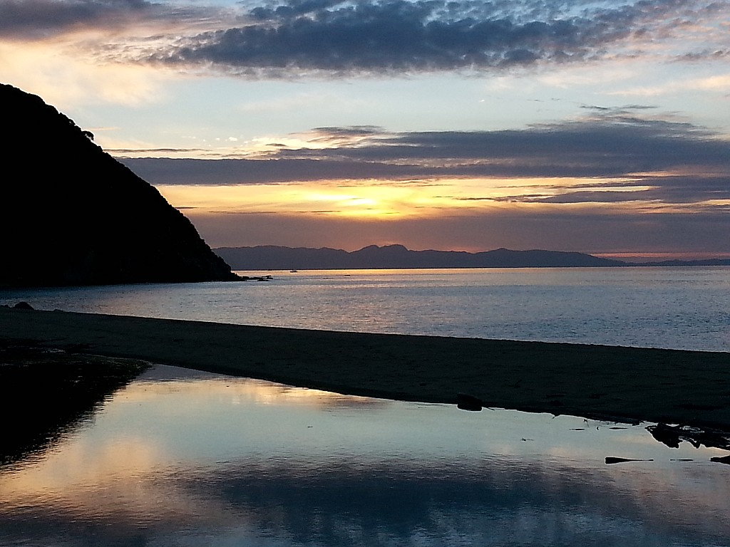 click on the photo to download the original image

OLS TTC Liz Martin Sunset