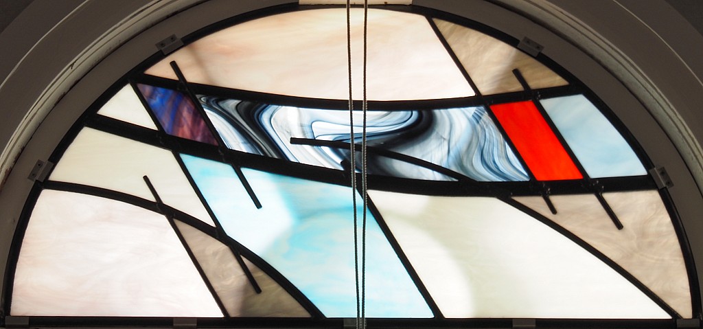 click on the photo to download the original image

Alan stained glass P8070408