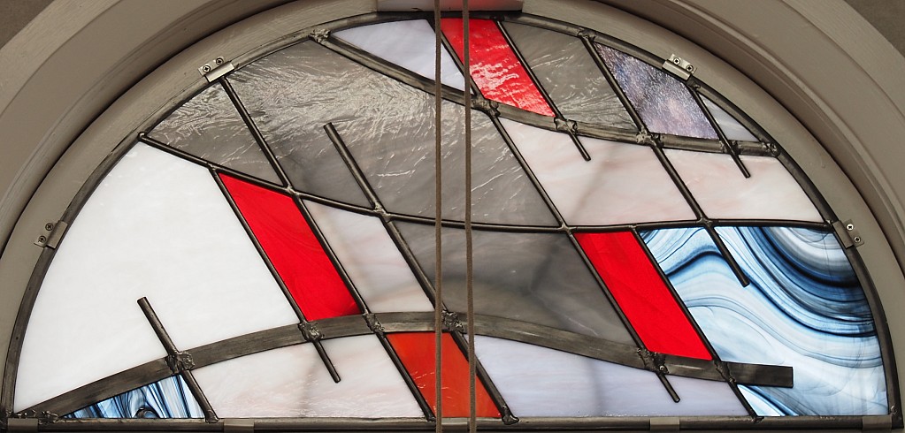 click on the photo to download the original image

Alan stained glass P8070410