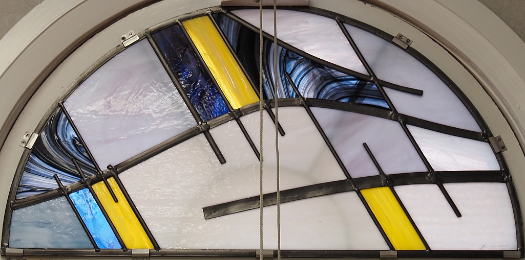 click on the photo to download the original image

Alan stained glass P8070403