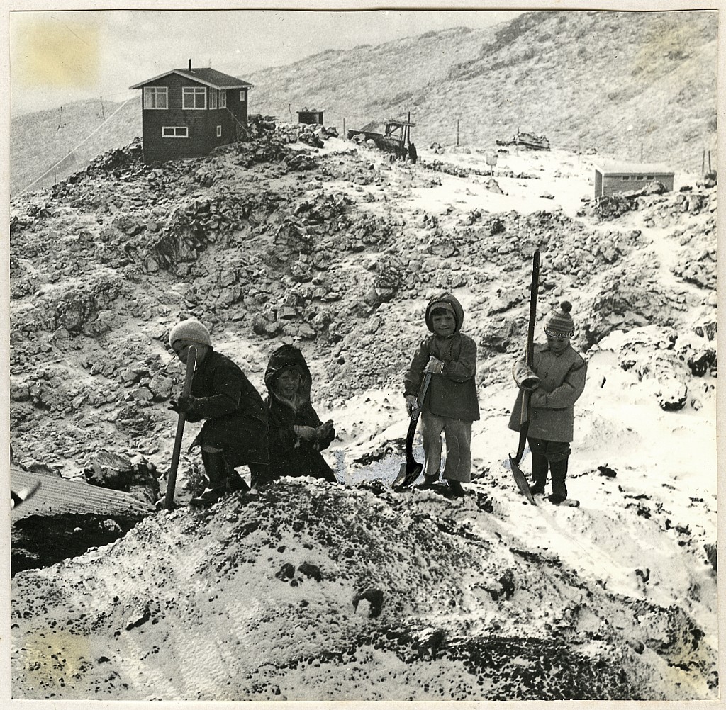 click on the photo to download the original image

195q ttc656 Kids and shovels Tararua Lodge