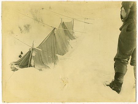 click on the photo and click again on the photo to download the original image

19qq ttc696 Snow camp