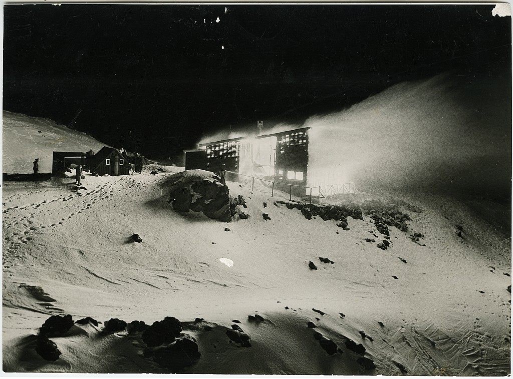 click on the photo to download the original image

1954 ttc091 Tararua Lodge Fire, Photo Greig Royale
