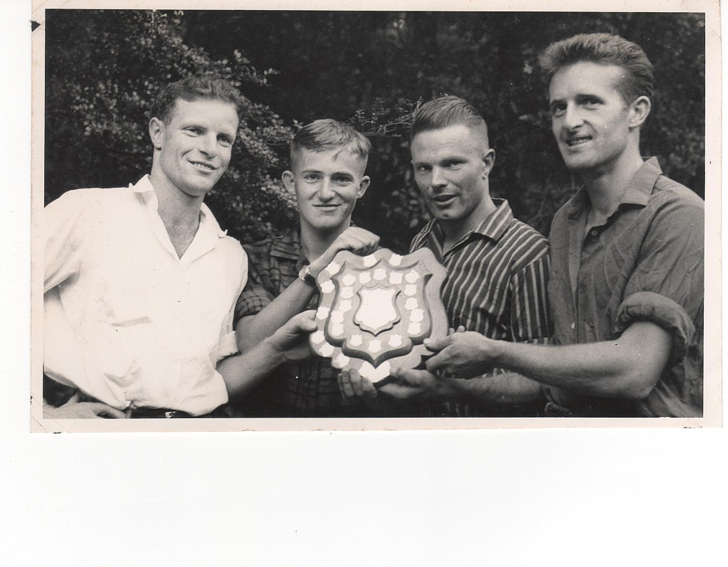 click on the photo to download the original image

19qq ly Barry Durrant Dominion