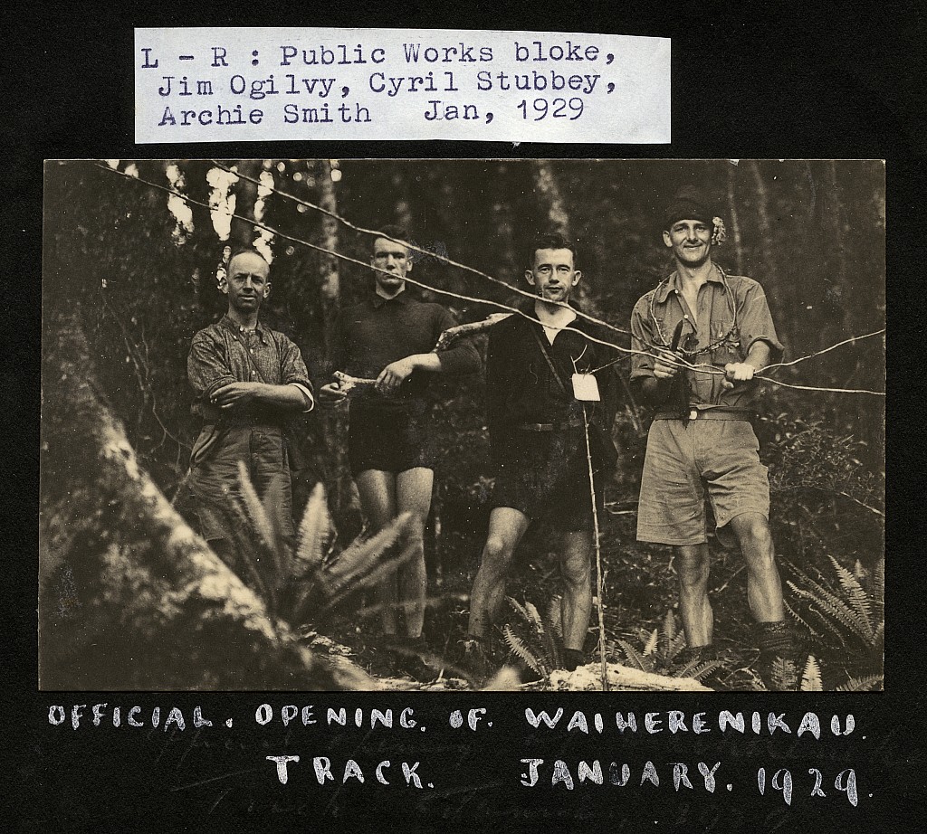 click on the photo to download the original image

1929-01 ttc594 Official opening Waiherenikau track