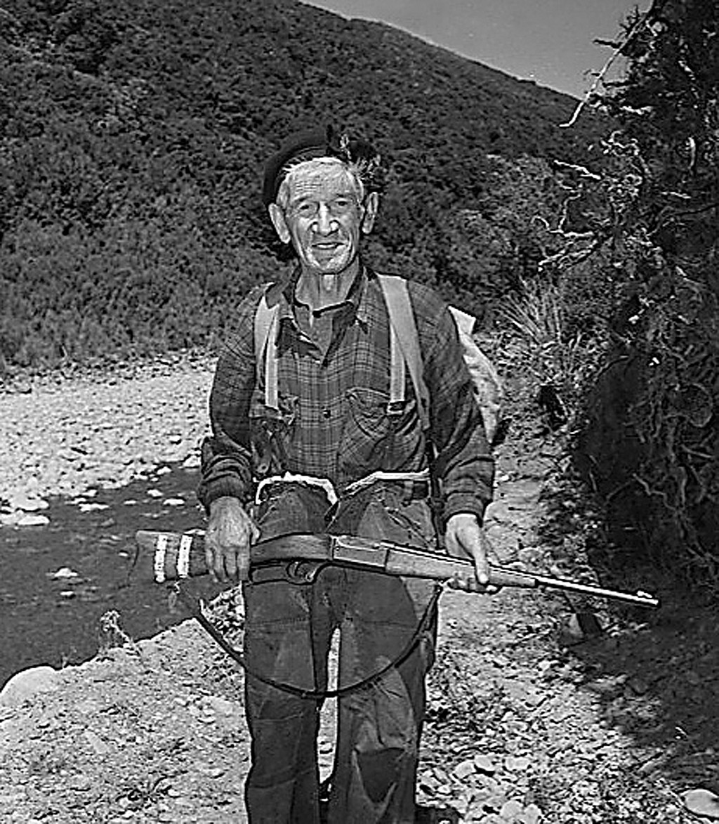 click on the photo to download the original image

1960s ttc546_Joe Gibbs in Tauwharenīkau, circa 1960 Photo Barry Durrant