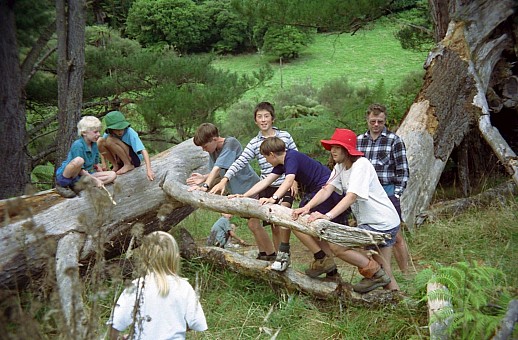 click on the photo and click again on the photo to download the original image

1997-03 Easter Bridge to Nowhere IMG_0017