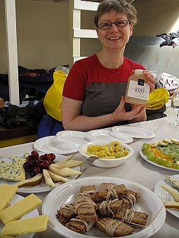 click on the photo and click again on the photo to download the original image

2012-09-16 Cicki Wogan goumet tramping at Waerenga Hut_3061