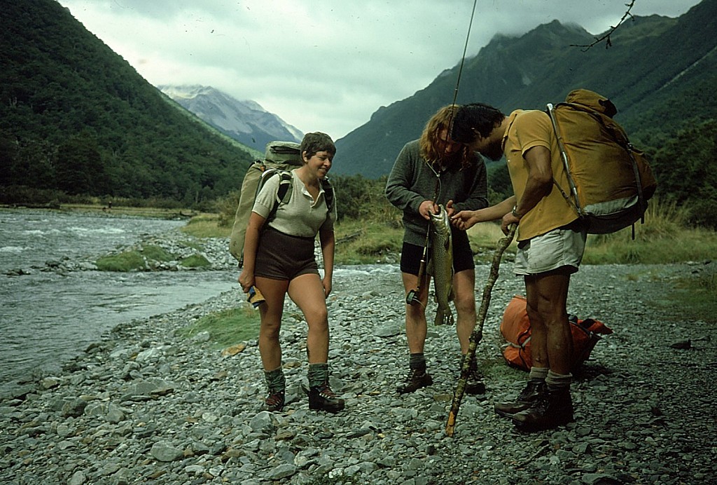 click on the photo to download the original image

1976 L0192 June and Tong inspect a fish