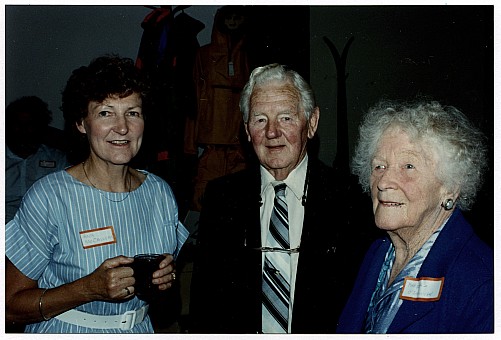 click on the photo and click again on the photo to download the original image

ttc687