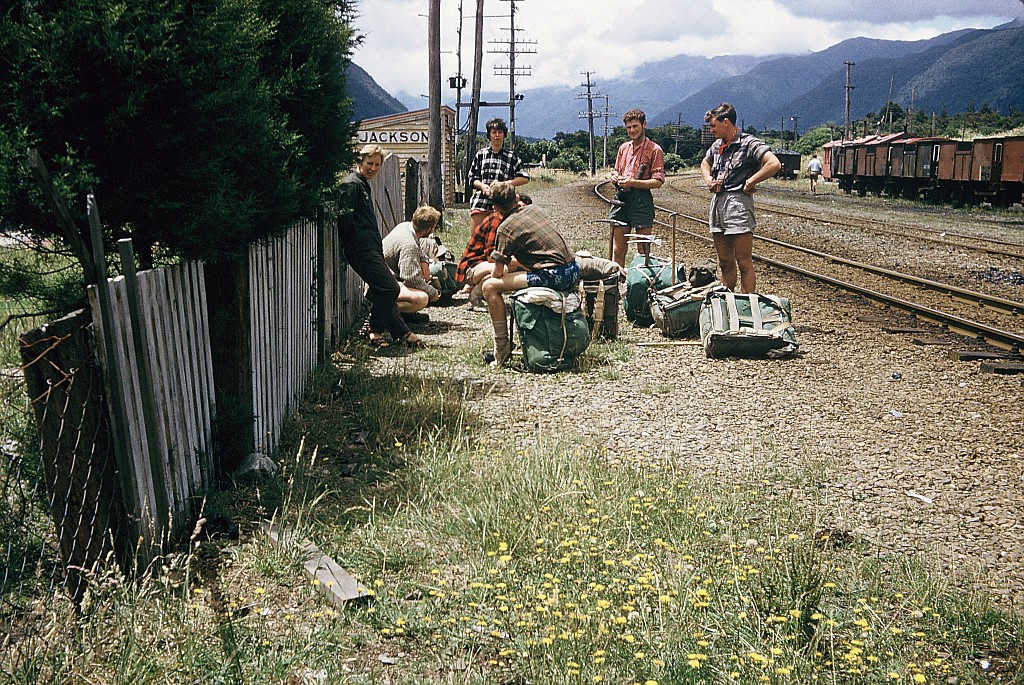 click on the photo to download the original image

Foden Jacksons Station