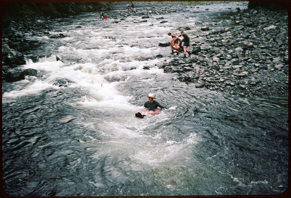 click on the photo to download the original image

ttc386 Tubing