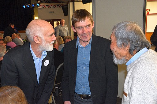 click on the photo and click again on the photo to download the original image

2019-07-06 19.11.08 DSC_2706