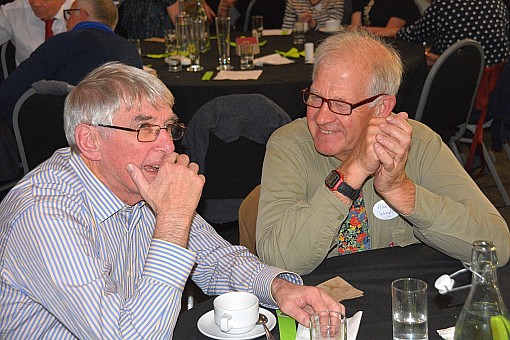 click on the photo and click again on the photo to download the original image

2019-07-06 21.23.09 DSC_2759