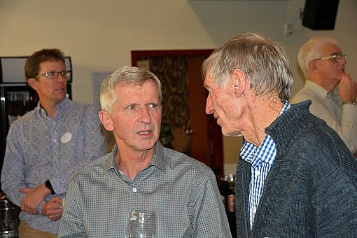 click on the photo and click again on the photo to download the original image

2019-07-06 21.23.42 DSC_2761