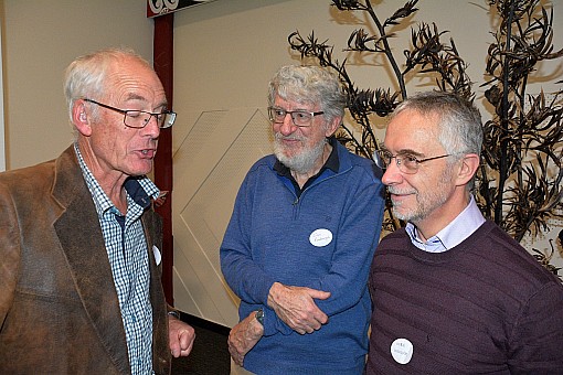 click on the photo and click again on the photo to download the original image

2019-07-06 21.59.53 DSC_2781