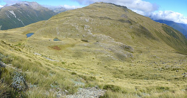 Kelly Saddle
Photo:&nbsp;Simon
2021-03-14&nbsp;11.51.21&nbsp;Photo:&nbsp;'2021 Mar 14 11:51'
Original size:&nbsp;6,445 x 3,383; 22,838 kB;&nbsp;stitch
Filename:&nbsp;'2021-03-14 11.51.21 Panorama Simon - Kelly Saddle_stitch'