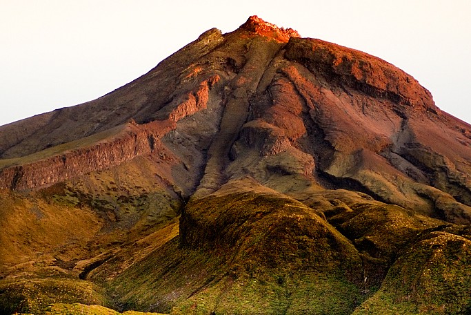 Mt Taranaki
Photo:&nbsp;Alan Knowles
Original size:&nbsp;2,362 x 1,578; 3,894 kB
Filename:&nbsp;'ABN Tararua TC 020 MtTaranaki Alan Knowles'