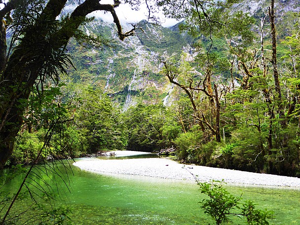 Clinton River
Photo:&nbsp;Ogilvie
Photo:&nbsp;'2022 Dec 18 11:55'
Original size:&nbsp;4,000 x 3,000; 3,824 kB
Filename:&nbsp;'BBN Tararua TC 160 Clinton River Ogilvie'