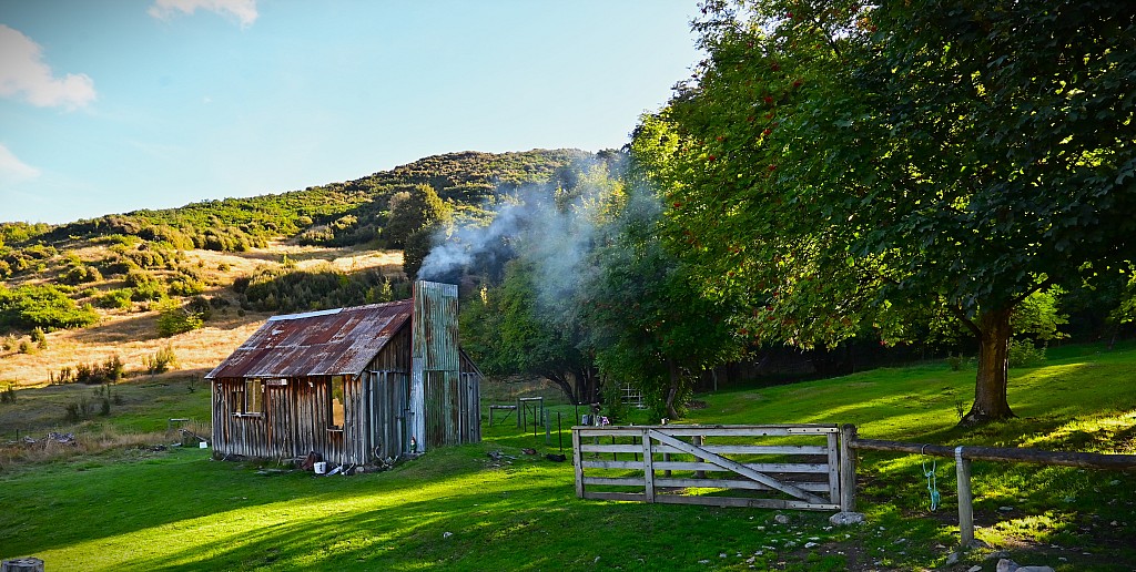 click on the photo to download the original image

BBW Tararua TC 200 Stanley Vale Susi Lang