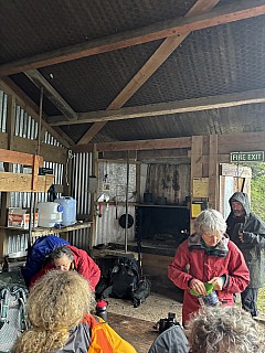 Early lunch at Spludgeons Rock Shelter
Photo:&nbsp;Janette
Original size:&nbsp;4,284 x 5,712; 4,050 kB
Filename:&nbsp;'IMG_7852 Janette - Early lunch at Spludgeons Rock Shelter'