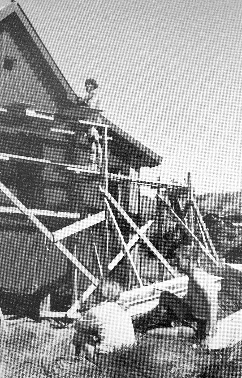 click on the photo to download the original image

Kime Hut 2 metal cladding - Graham McCallum
