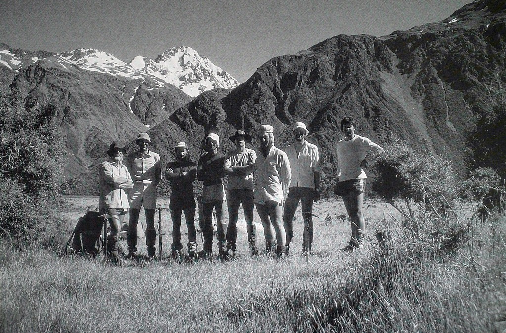 click on the photo to download the original image

Flight 925 with Louper Peak behind - Hugh Barr